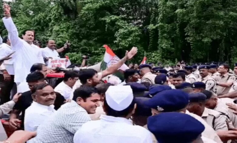 Minister accused of assault in Jagdalpur, Congress staged strong protest