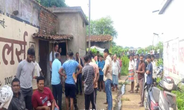 There is a possibility of four people being buried in a house in Raigad, police and dog squad are investigating