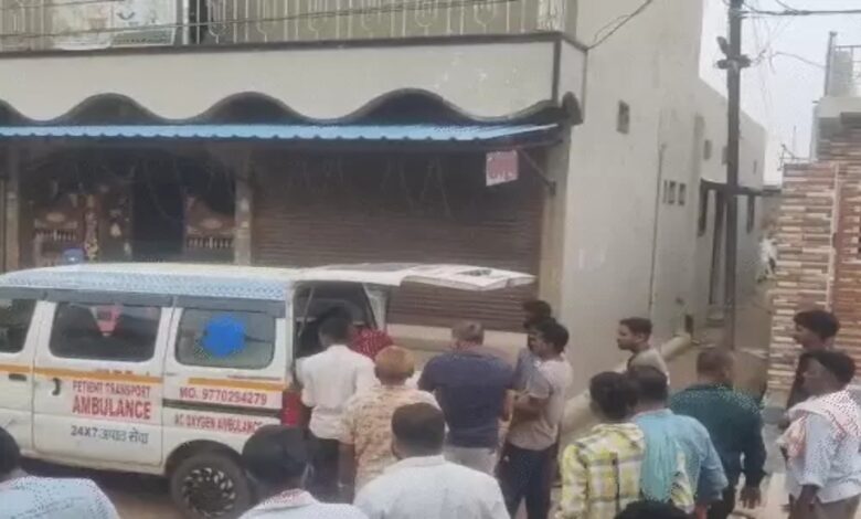 सगाई टूटने के बाद युवक ने ब्लेड से काटा गला, बाथरूम में मिली खून से लथपथ लाश