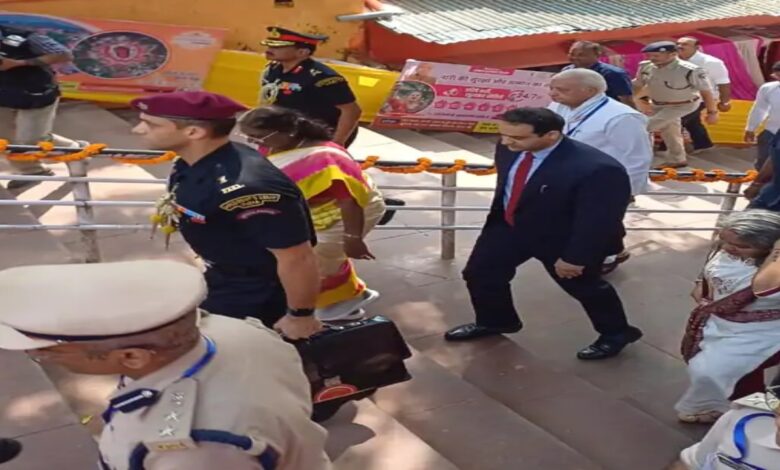 President Draupadi Murmu reached Gayaji, will perform Pind Daan at Vishnupad Temple, security and traffic arrangements