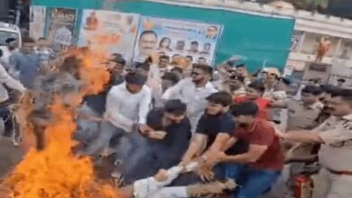 युवा कांग्रेस-NSUI ने गृहमंत्री का पुतला दहन, FIR दर्ज होने पर जताया विरोध