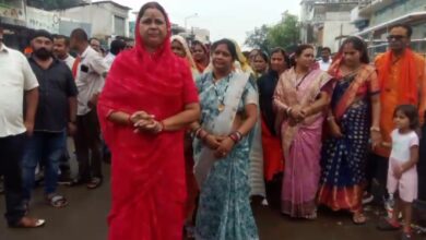रेत माफिया से जुड़े ऑडियो पर बवाल, भाजपा महिला मोर्चा ने विधायक शेषराज हरबंस का पुतला जलाया