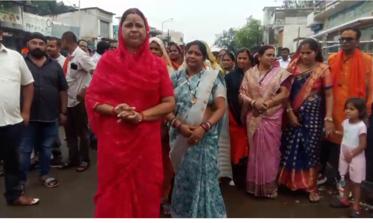रेत माफिया से जुड़े ऑडियो पर बवाल, भाजपा महिला मोर्चा ने विधायक शेषराज हरबंस का पुतला जलाया