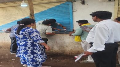 कचरा फैलाने पर नगर निगम की सख्त कार्रवाई, शराब दुकान और दो कबाड़ी दुकान सील