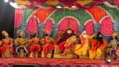 Artist Amresh Mahajan died during Ramlila performance.