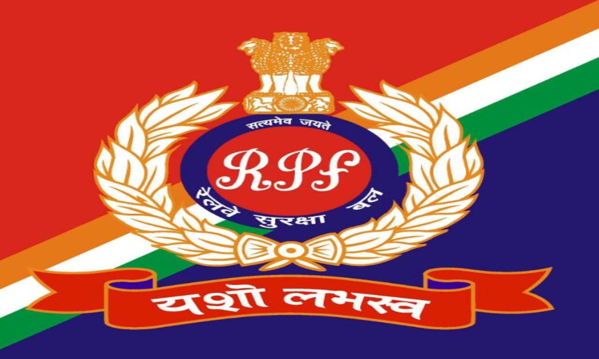 त्योहारी सीजन में ट्रेनों और स्टेशनों पर कड़ा पहरा, अवैध वेंडरों और तस्करों पर सख्त कार्रवाई