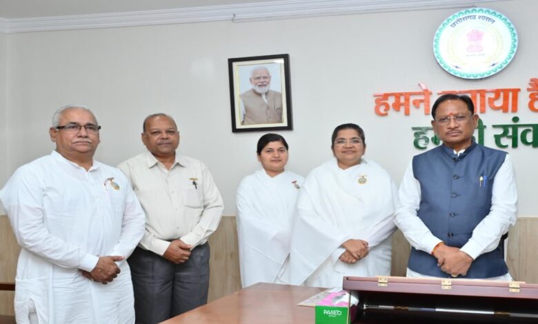 सीएम साय से प्रजापिता ब्रह्माकुमारी ईश्वरीय विश्वविद्यालय के प्रतिनिधि मण्डल की भेंट