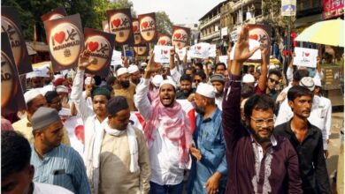 Bareilly controversy, I love Mohammad, Friday prayers, DIG Ajay Kumar Sahni, stone pelting, firing, mischievous elements, market closed, Maulana Tauqeer Raza, police lathi charge, undeclared curfew,