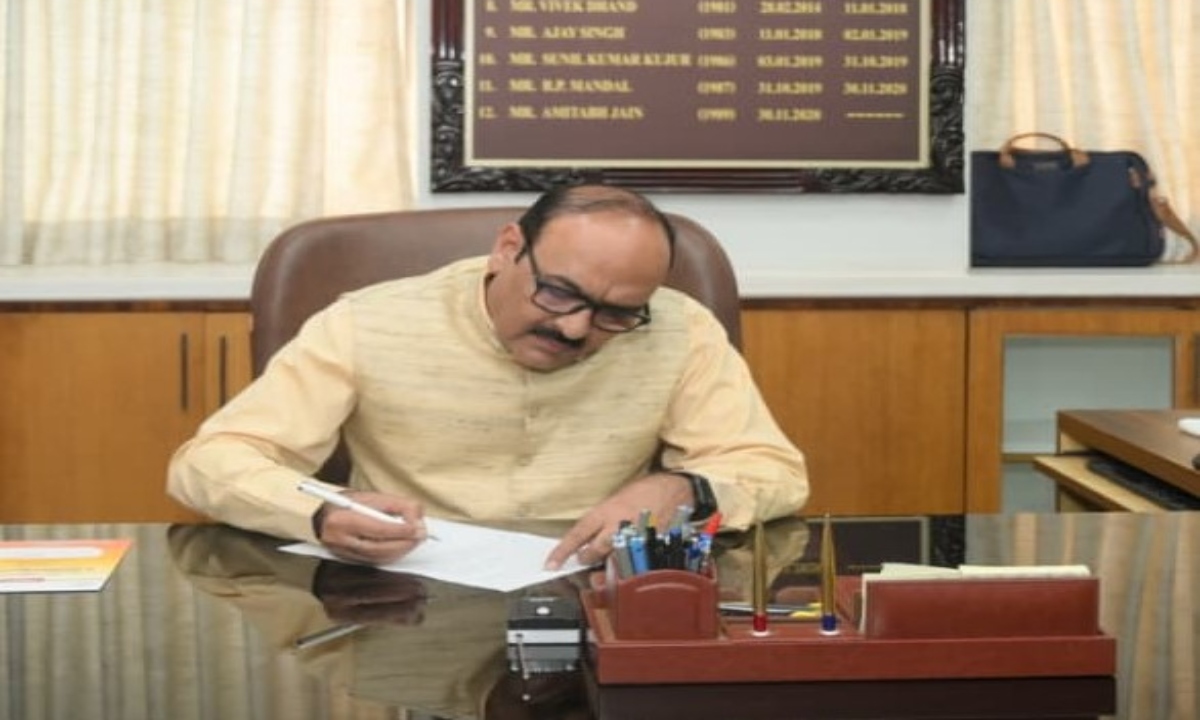 छत्तीसगढ़ के नवनियुक्त मुख्य सचिव विकासशील ने कार्यभार संभाला