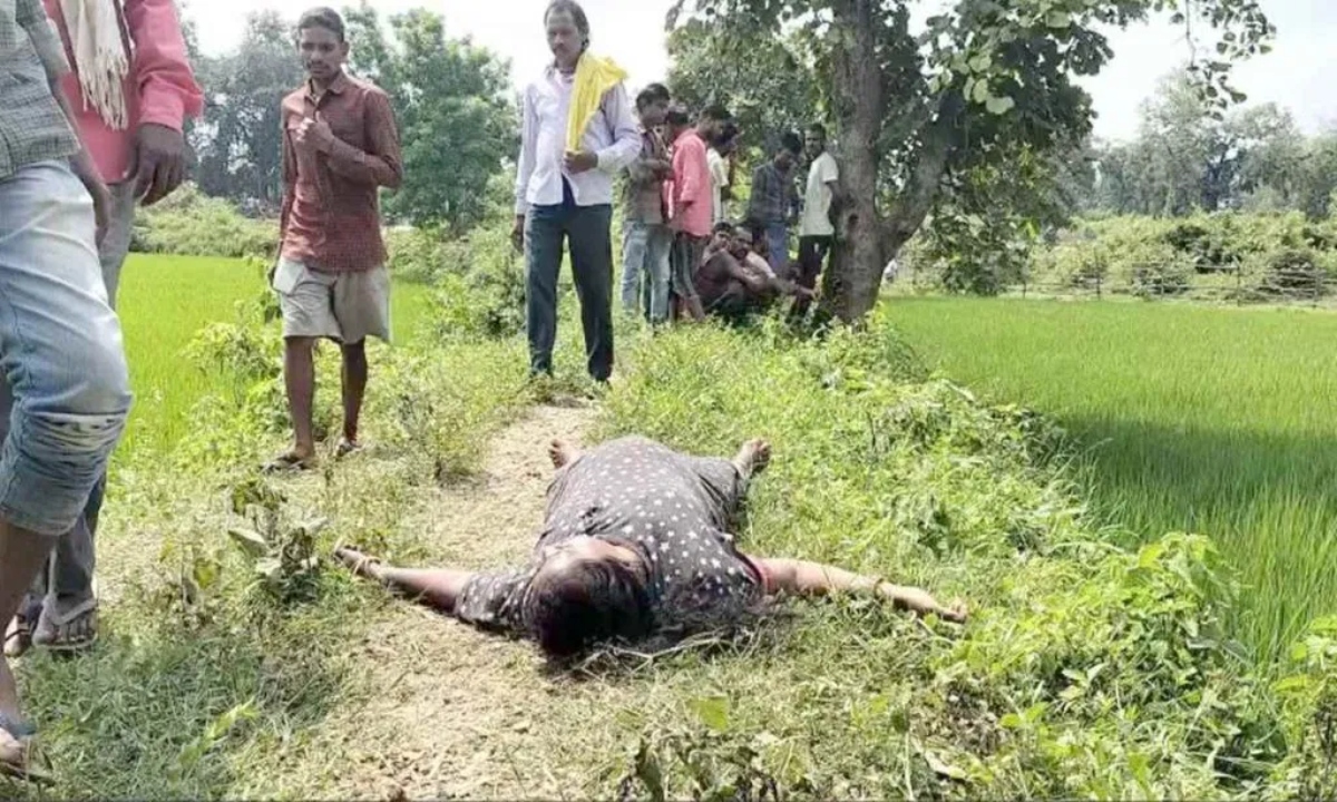 The bodies of a couple were found in a field, causing a sensation in the area.