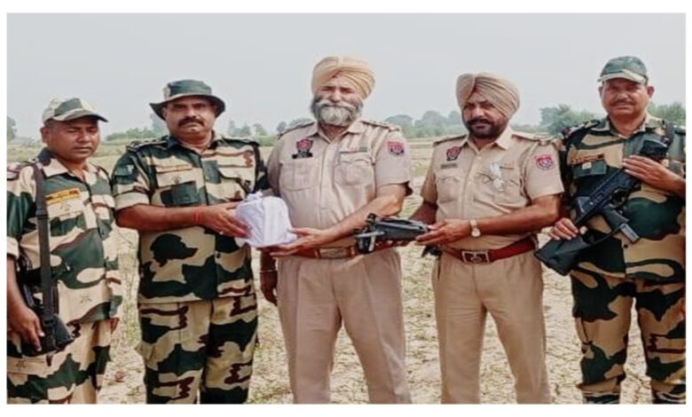 बीएसएफ ने तस्करी की कोशिश नाकाम, आईस ड्रग और ड्रोन से हेरोइन बरामद