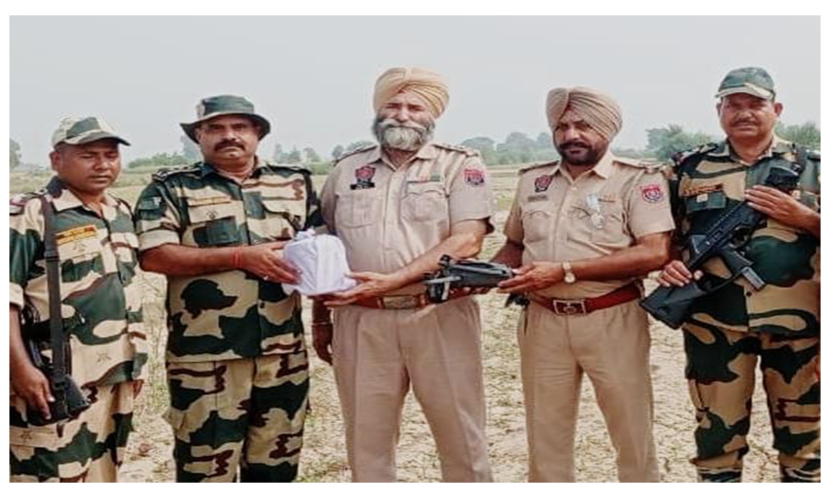 बीएसएफ ने तस्करी की कोशिश नाकाम, आईस ड्रग और ड्रोन से हेरोइन बरामद