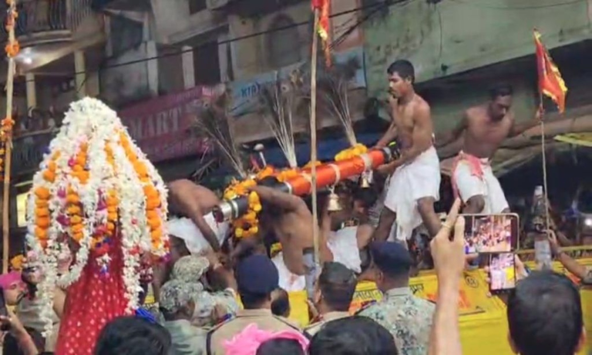 बस्तर दशहरा: दंतेश्वरी मंदिर में मावली परघाव की रस्म सम्पन्न, दो देवियों का धूमधाम से हुआ मिलन