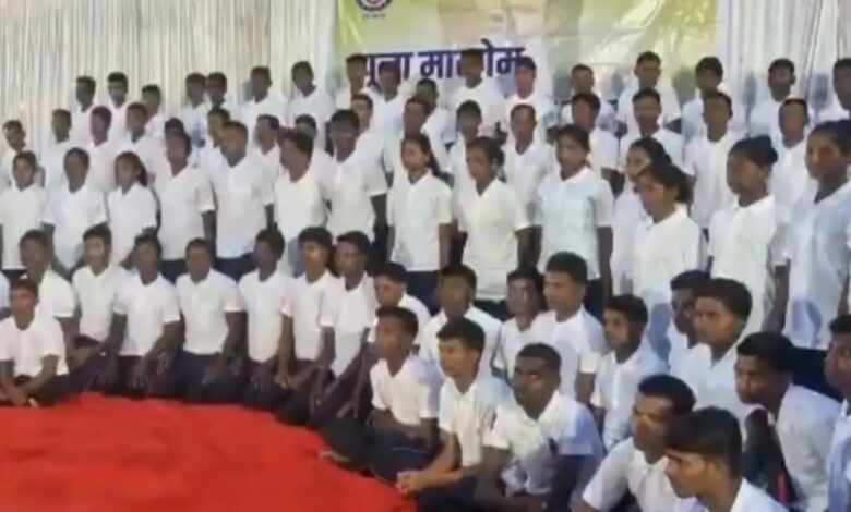शाह के दौरे से पहले बस्तर संभाग में सबसे बड़ा नक्सली आत्मसमर्पण, 23 महिलाओं सहित 103 नक्सलियों ने किया सरेंडर