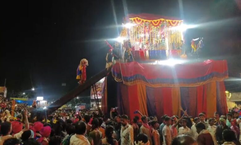 Bastar Dussehra: Instead of burning Ravana, the unique 600-year-old tradition of 'chariot theft' was performed.