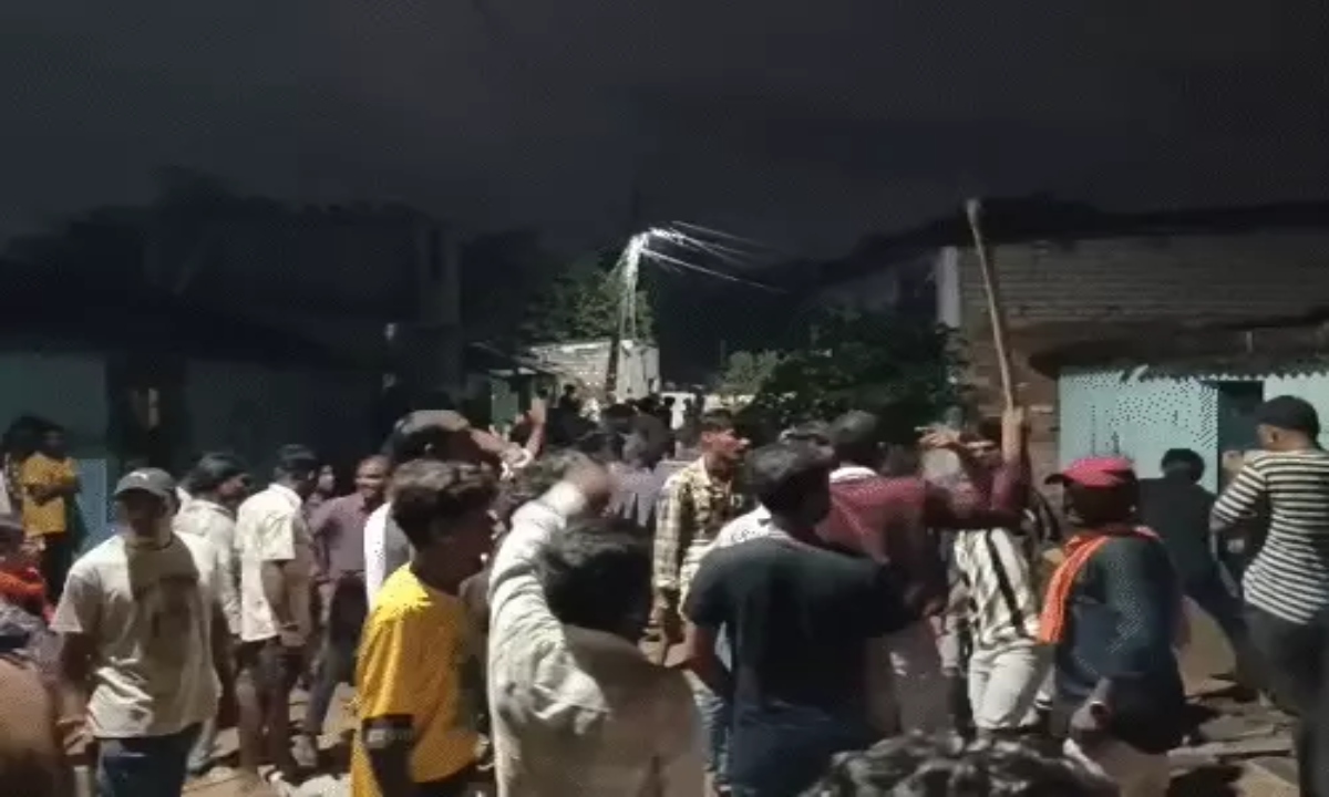 बिलासपुर में शिव मंदिर के पास पेशाब की घटना के बाद तनाव, मुस्लिम बस्ती में तोड़फोड़ और पुलिस की मुस्तैदी