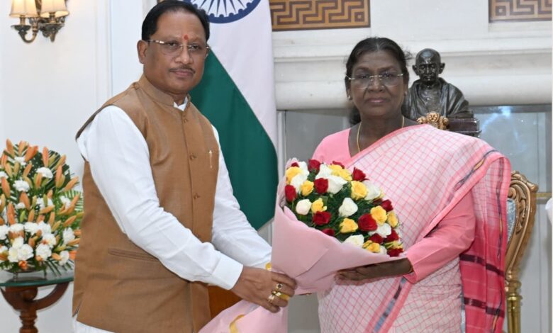 CM Sai met President Draupadi Murmu and invited her to attend the state festival.