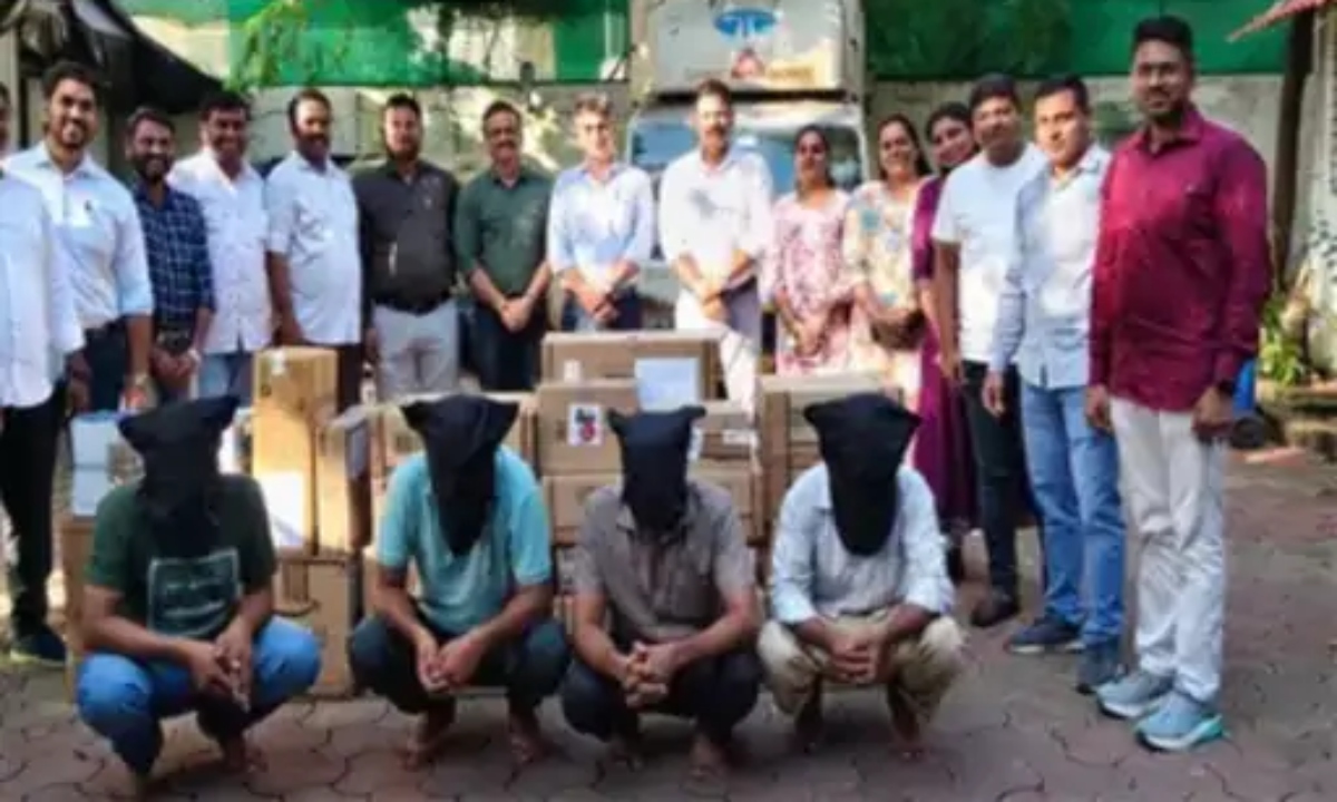 Mumbai Police, parcel fraud, e-commerce fraud, sticker replacement, ₹34 lakh, Borivali, four arrested, electronic goods, interstate gang,