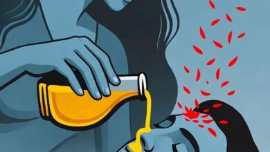 Wife pours boiling oil on sleeping husband, then sprinkles red chilli powder; domestic dispute turns violent