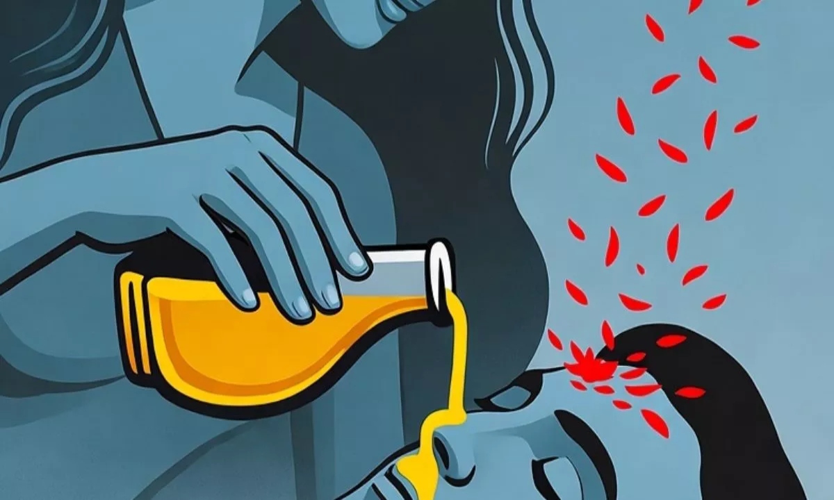 Wife pours boiling oil on sleeping husband, then sprinkles red chilli powder; domestic dispute turns violent