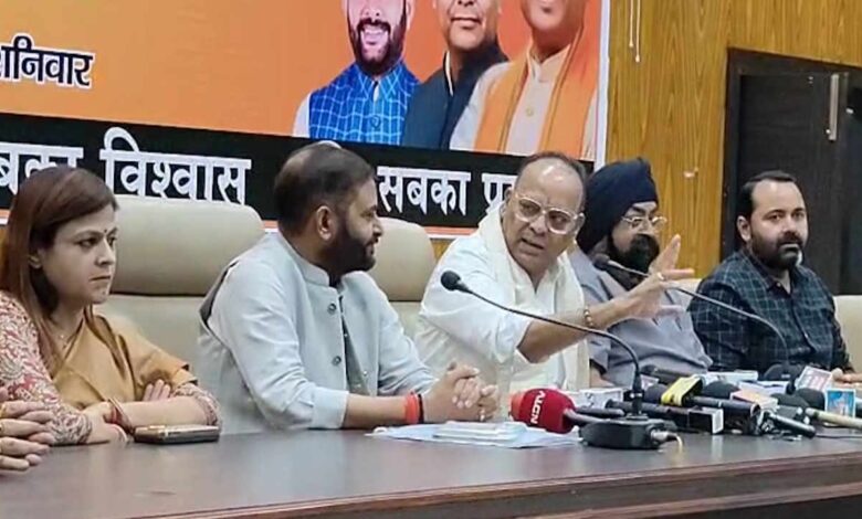 Ajay Chandrakar's controversial statement: Calls Congressmen 'lickers and biters'