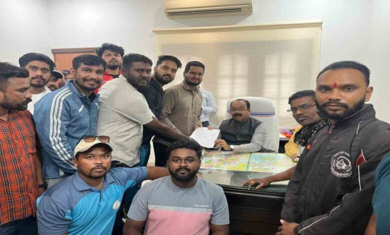 Demand for declaration of outstanding players: Delegation submits memorandum to Deputy CM Saw