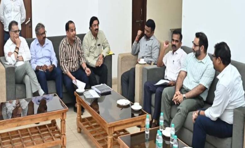 Preparations are underway for Prime Minister Narendra Modi's visit to Chhattisgarh; he will attend five programmes on November 1.