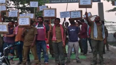 रायपुर में दिवाली से पहले ठप्प हुई सफाई व्यवस्था: पेमेंट न मिलने पर सफाईकर्मियों की हड़ताल, कंपनी पर वादाखिलाफी का आरोप