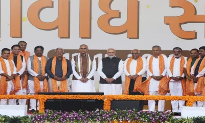 Major political reshuffle in Gujarat: All ministers of Bhupendra government resign, new cabinet to be sworn in today