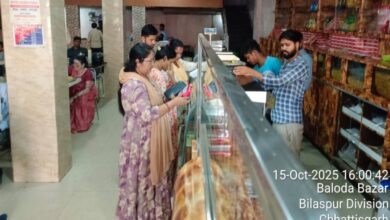 दीपावली से पहले मिठाई दुकानों पर खाद्य विभाग की सख्ती: 95 सैंपल लिए, अमानक मिल्क केक नष्ट