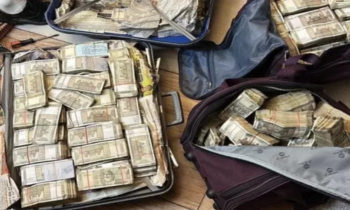 Punjab DIG hid gold and cash in five locations: found inside a sofa, in a crockery cupboard; 108 liquor bottles worth lakhs