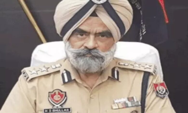 No one came to meet the DIG jailed in a bribery case; 8 police officers are on the CBI's radar.