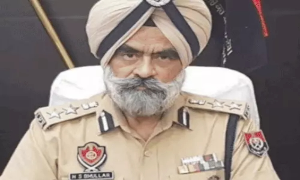 No one came to meet the DIG jailed in a bribery case; 8 police officers are on the CBI's radar.