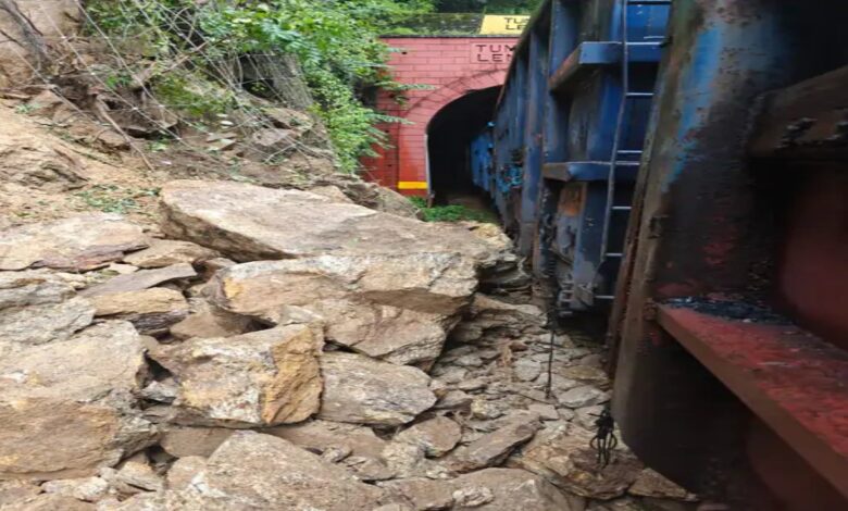 भारी बारिश से लैंड स्लाइड: किरंदुल-विशाखापट्टनम समेत सभी ट्रेनें रद्द, दक्षिणी हिस्सों में बारिश का अलर्ट