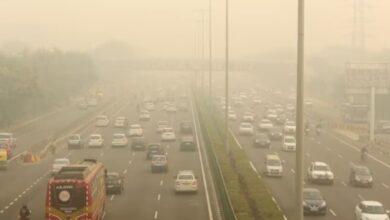 Delhi's AQI crosses 400, pollution rises due to fireworks; 36 out of 38 stations in red zone