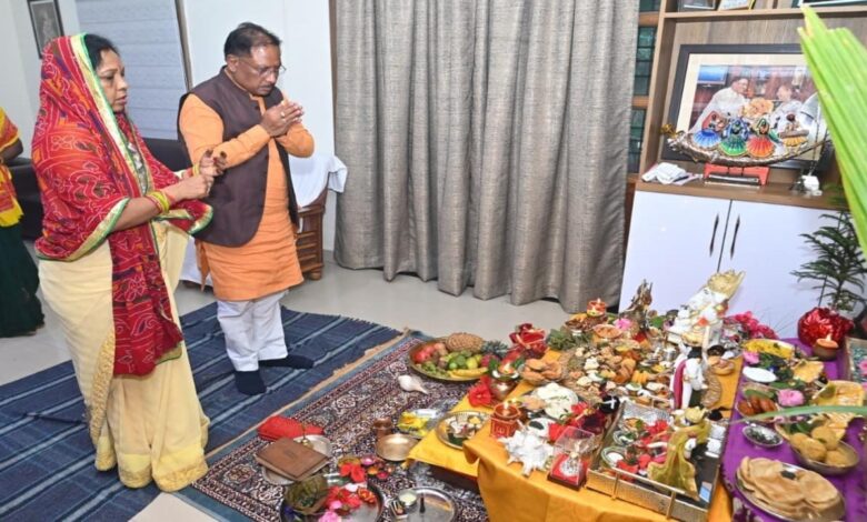 Chief Minister Vishnu Dev Sai performed Govardhan Puja with his family and prayed for the happiness and prosperity of the state.
