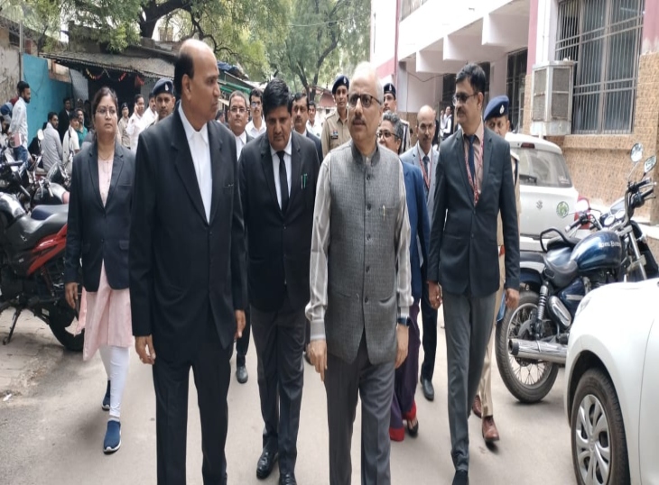 The Chief Justice conducted a surprise inspection at the Raipur court and instructed that pending cases be resolved.