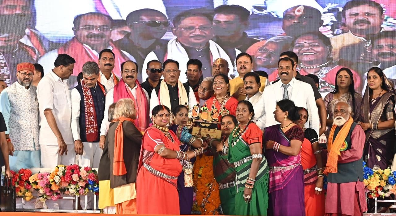 CM Sai attended the closing ceremony of the Pandwani Mahasammelan.