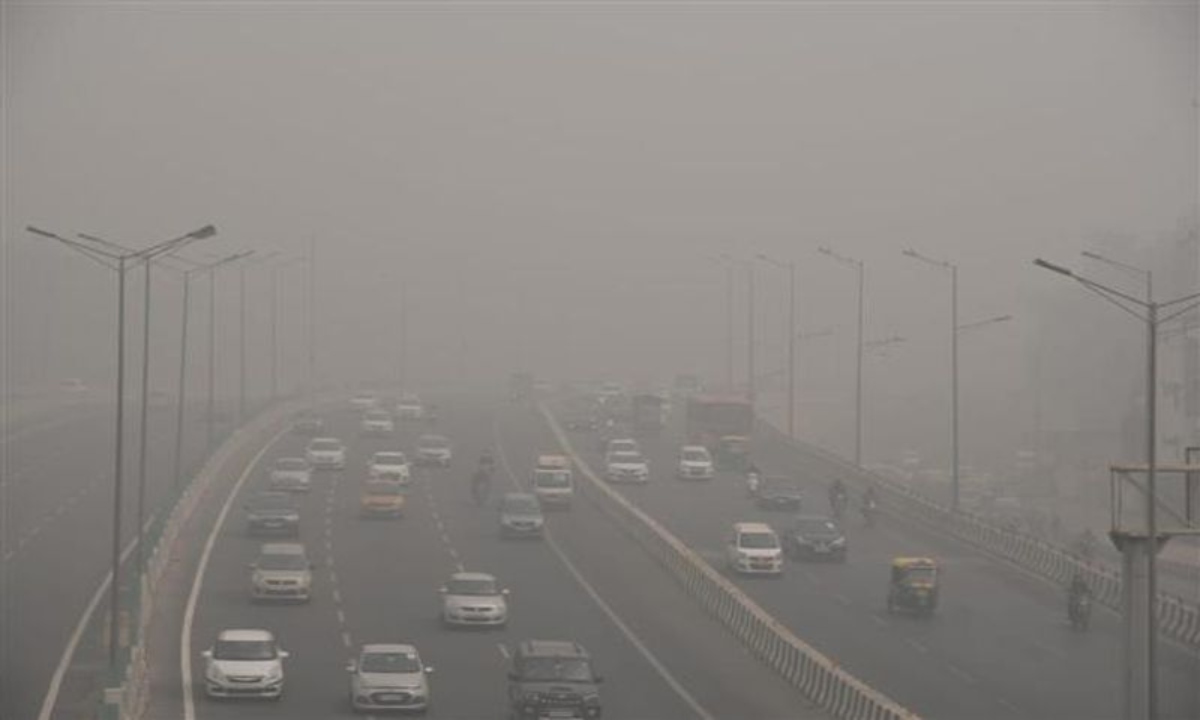 देशभर में मौसम के बदलते मिजाज: कपूरथला में AQI 1000 पार, देवताल झील जमी, मोन्था तूफान पर अलर्ट