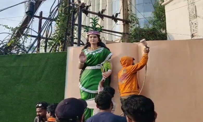 वीआईपी चौक पर दोबारा स्थापित हुई छत्तीसगढ़ महतारी की प्रतिमा, आरोपी गिरफ्तार