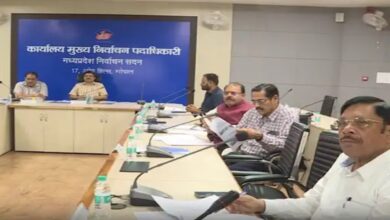 कांग्रेस ने बीएलओ से घोषणा पत्र लेने की मांग की, कहा- एक माह में तीन बार सर्वे असंभव