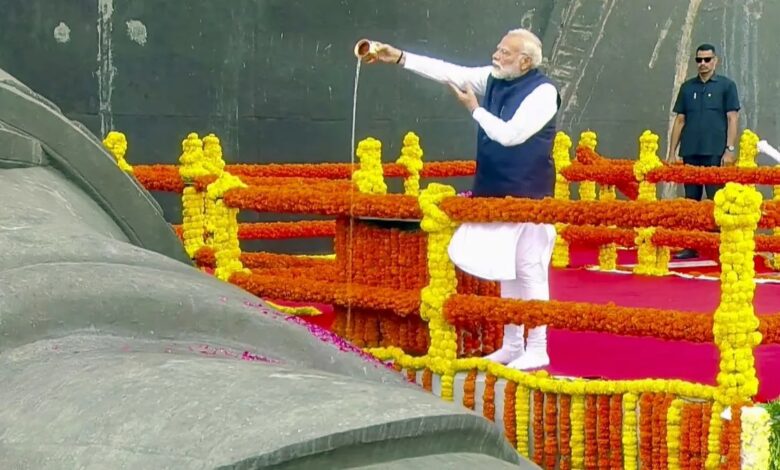 Sardar Vallabhbhai Patel, Ekta Diwas, Statue of Unity, Narendra Modi, Kevadia, National Unity Day Parade, BSF, CRPF, Paramilitary Forces, Republic Day Style Parade, Gujarat, Flower Tribute, Indian Unity, Iron Man of India,