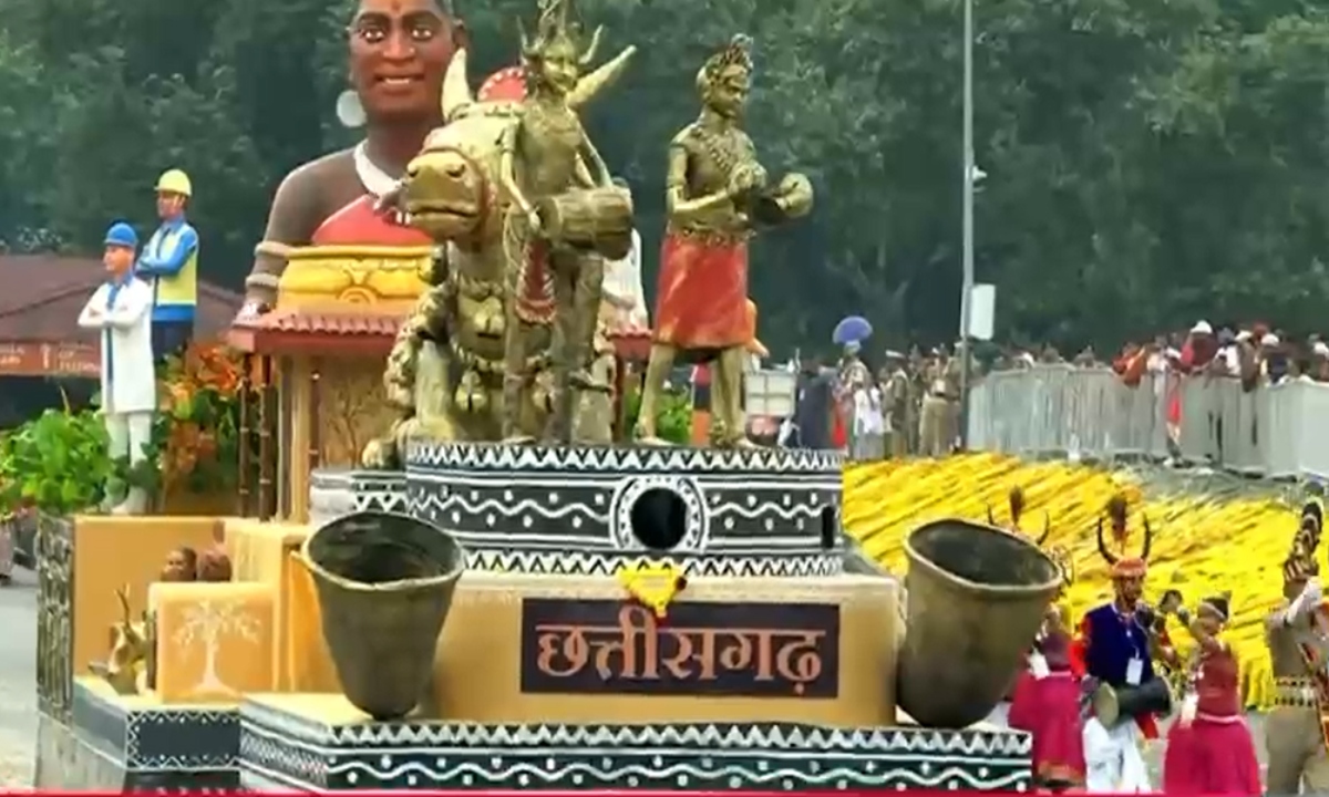 एकता परेड में छत्तीसगढ़ की झांकी ने बटोरी सराहना: बस्तर की संस्कृति और विकास का जीवंत प्रदर्शन