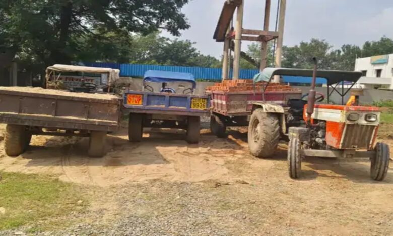 Major crackdown on illegal mineral transportation: 8 vehicles seized in Bilaspur