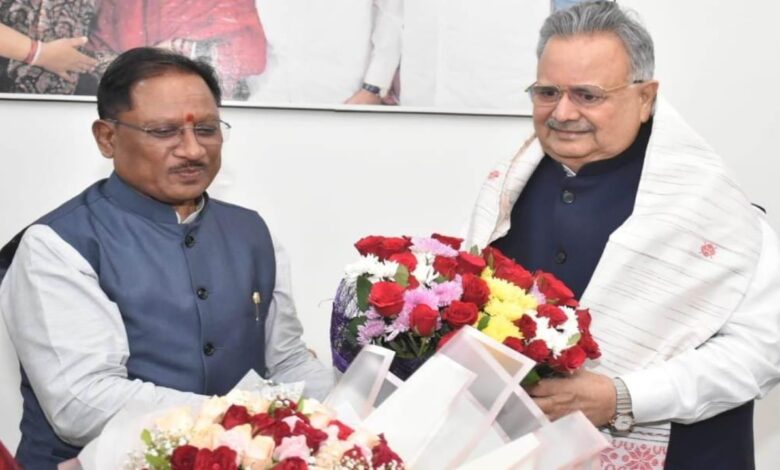 CM Sai wishes Assembly Speaker Dr. Raman Singh on his birthday
