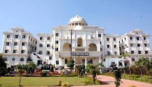 Raipur Municipal Corporation Health Department collected a fine of Rs 37,500 for dirt and dustbin violations.
