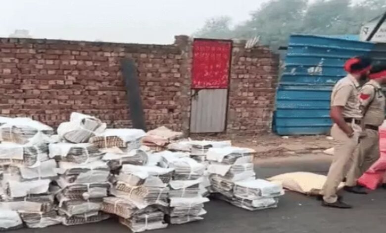 Punjab Police stopped the supply of newspapers on suspicion of drug and arms trafficking.