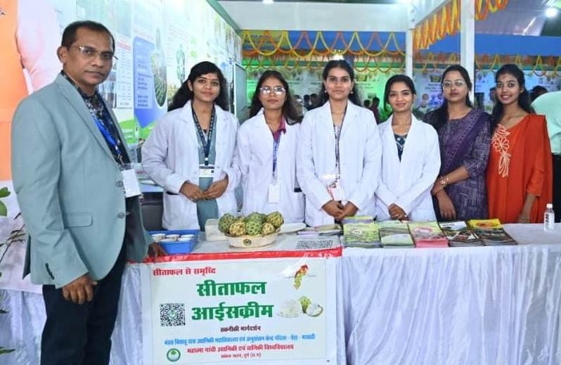 During the state festival, a demonstration was held on making pulp and ice cream from custard apples, and women received training in self-employment.