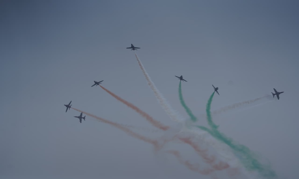 Air Force presents a thrilling air show on State Foundation Day: 'Jai Johar' and 'Chhattisgarhia Sabse Badhiya' echoed in the sky.