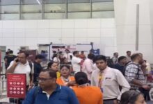 एयरपोर्ट पर तकनीकी खराबी से 100 से ज्यादा फ्लाइट्स डिले, एयर ट्रैफिक सिस्टम मैन्युअल मोड पर चला